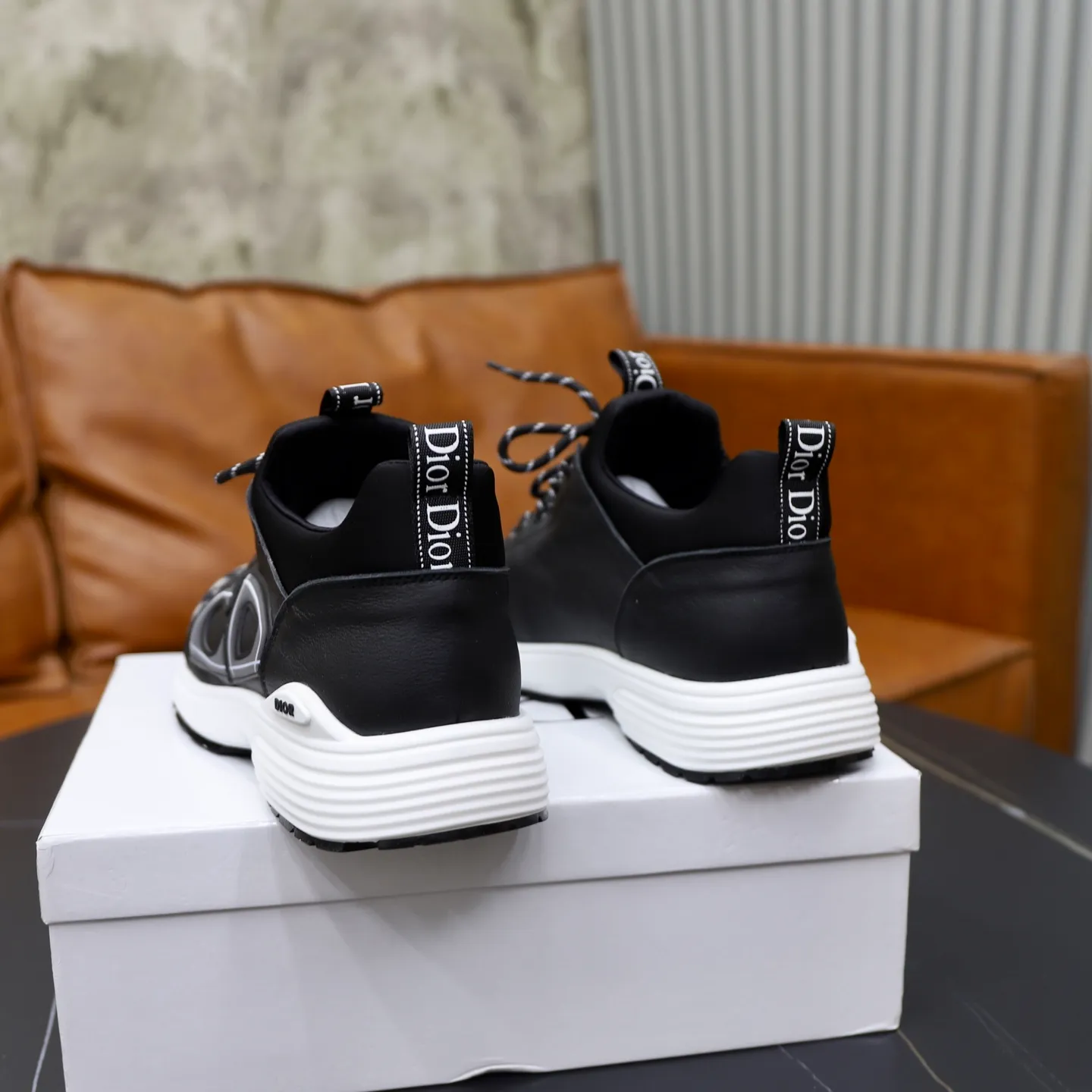 Ex-factory price: 462💰🙅‍♂️🙅‍♂️🙅‍♂️ Brand: Dior DIOR Standard code: 38-44 (45 customized) Grade: Same as the official website Material: Original material splicing Comfortable and breathable lining Lightweight and wear-resistant sports outsole Style category: Men's fashionable casual shoes Running sneakers Distinguished luxury brand elements Top luxury Color: actual picture color